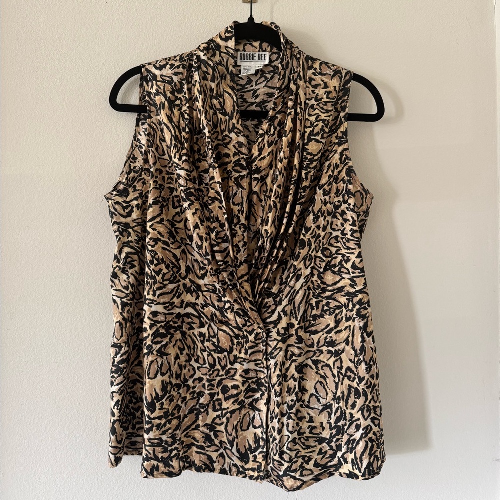 🐆 Robbie Bee Leopard Print Sleeveless Top